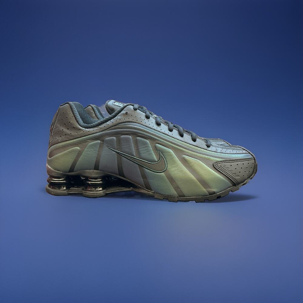 Size 9 - Nike Shox R4 SE Black Seaweed